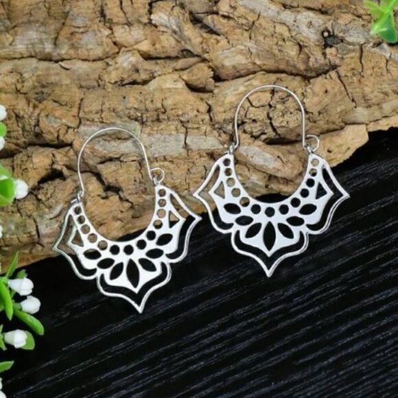 SILVER FILIGREE LOTUS FLOWER STYLE DANGLE EARRINGS - Picture 5 of 6